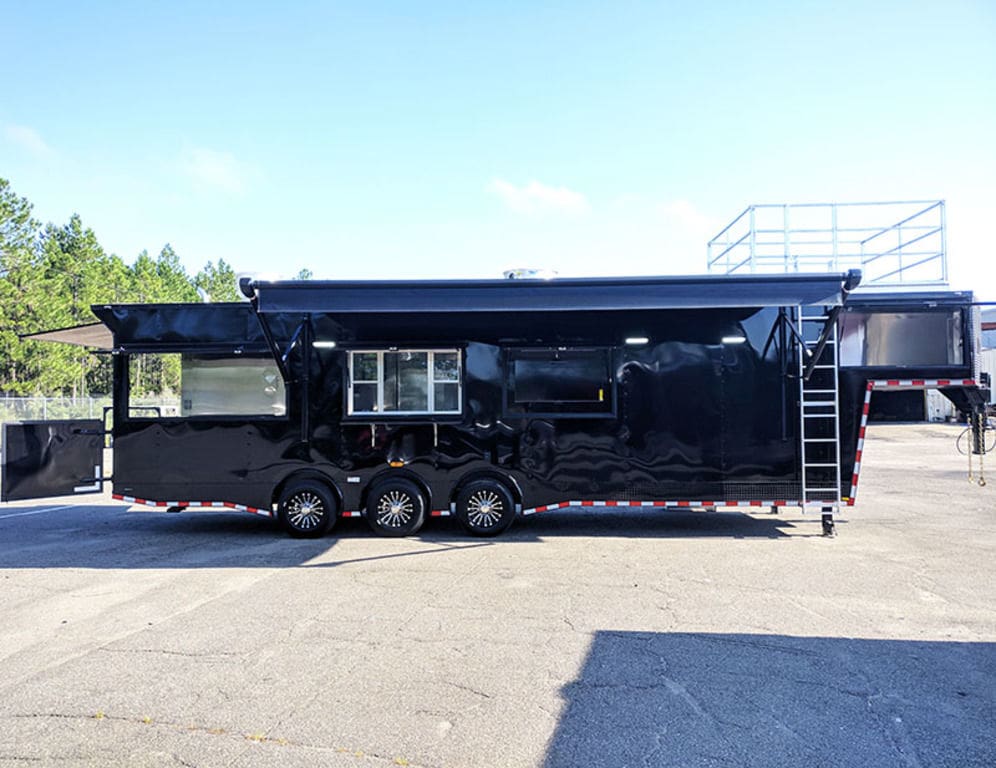 2025 Southern Dimensions 36'- Fully Loaded With Smoker Gooseneck-ELEC OLE Hickory Pit (SDG-601) - Image 5